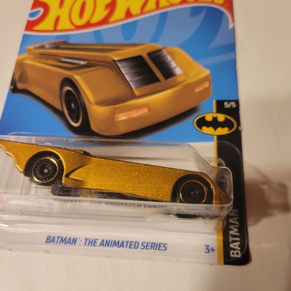 Hot Wheels Batman: The Animated Series Batman Diecast Gold Car Ages 3+ - Picture 3 of 14